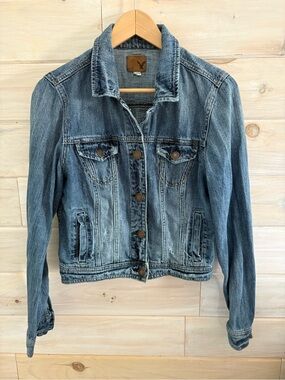 American Eagle Outfitters Women's Distressed Light Blue Denim Jacket